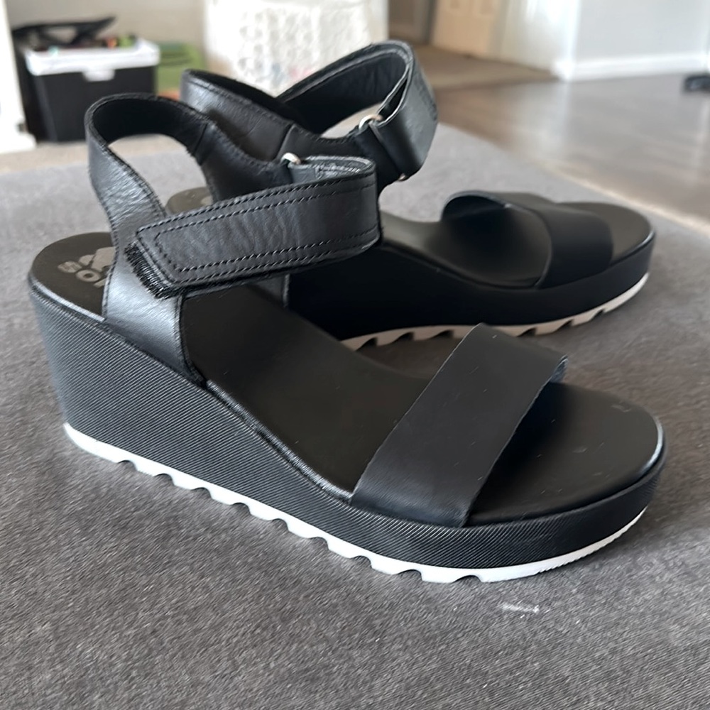 Sorel Wedge Sandals Sz 9